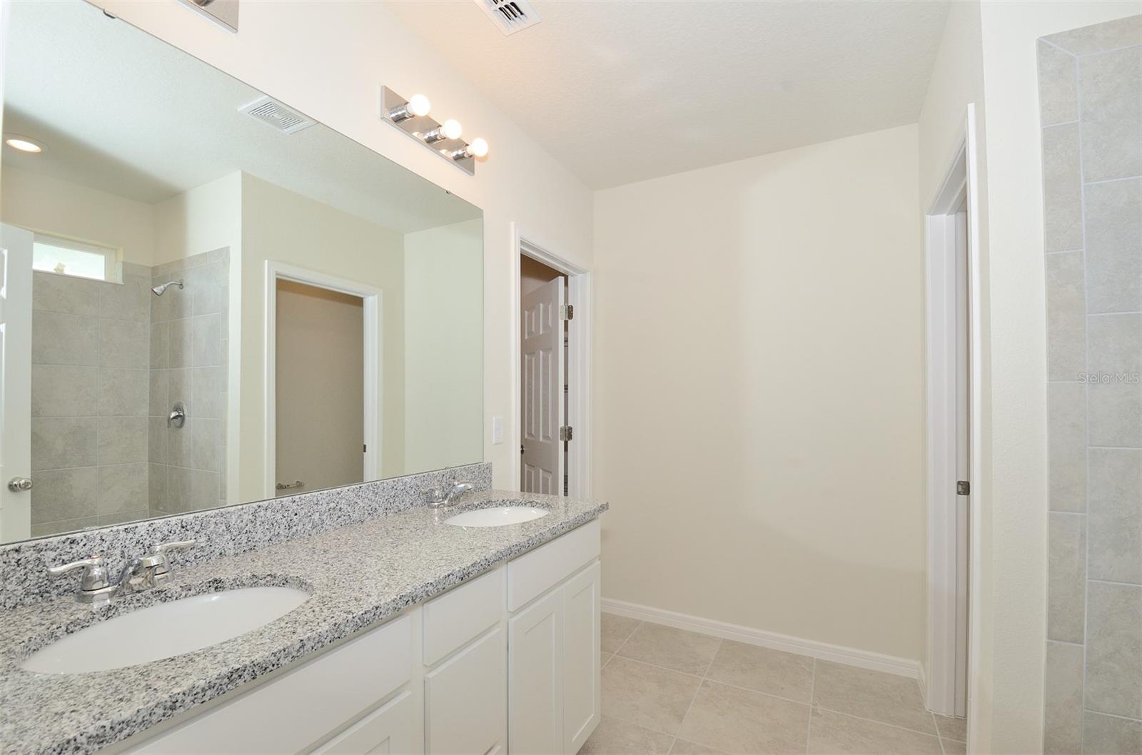 FOREST LAKE - Residential Lease