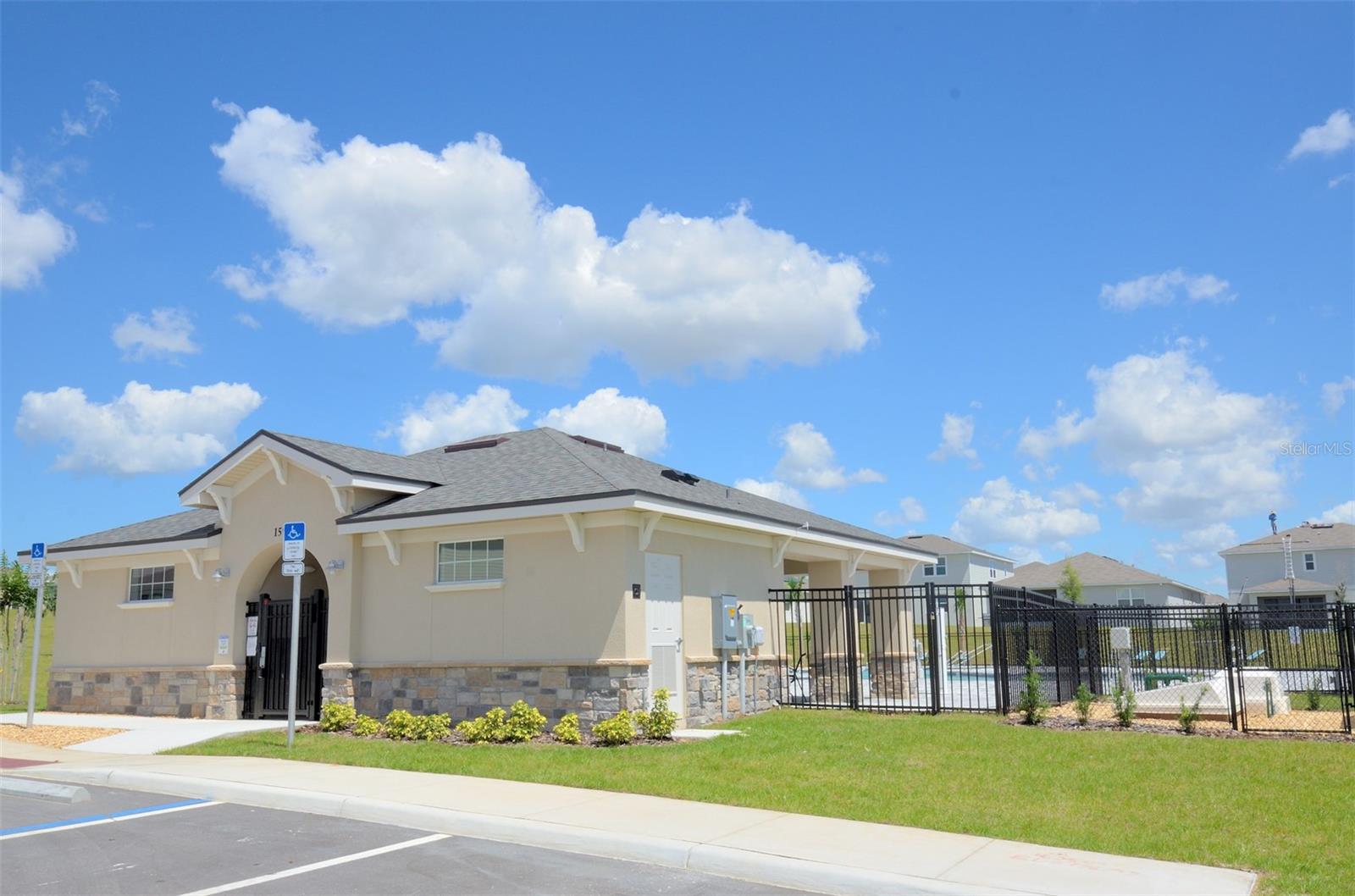 FOREST LAKE - Residential Lease