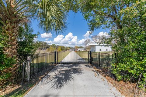 Tiny photo for 4821 Sunnyside Drive, Fruitland Park, FL 34731 (MLS # G5109466)