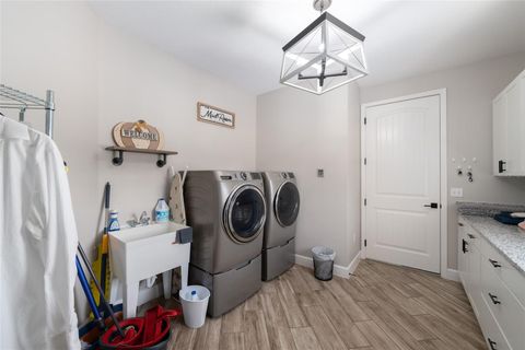 Tiny photo for 4821 Sunnyside Drive, Fruitland Park, FL 34731 (MLS # G5109466)