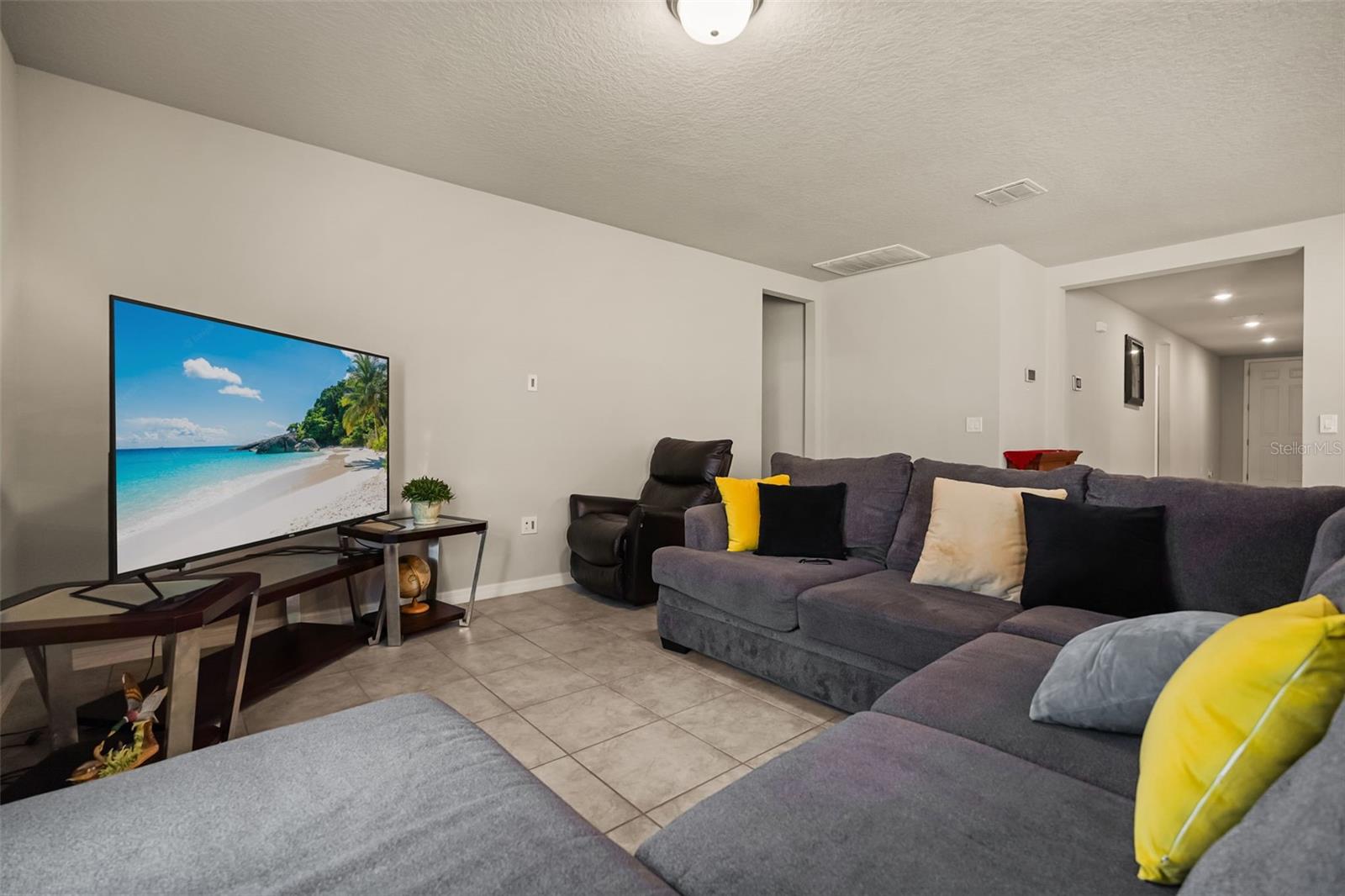 1166 YUMURI STREET