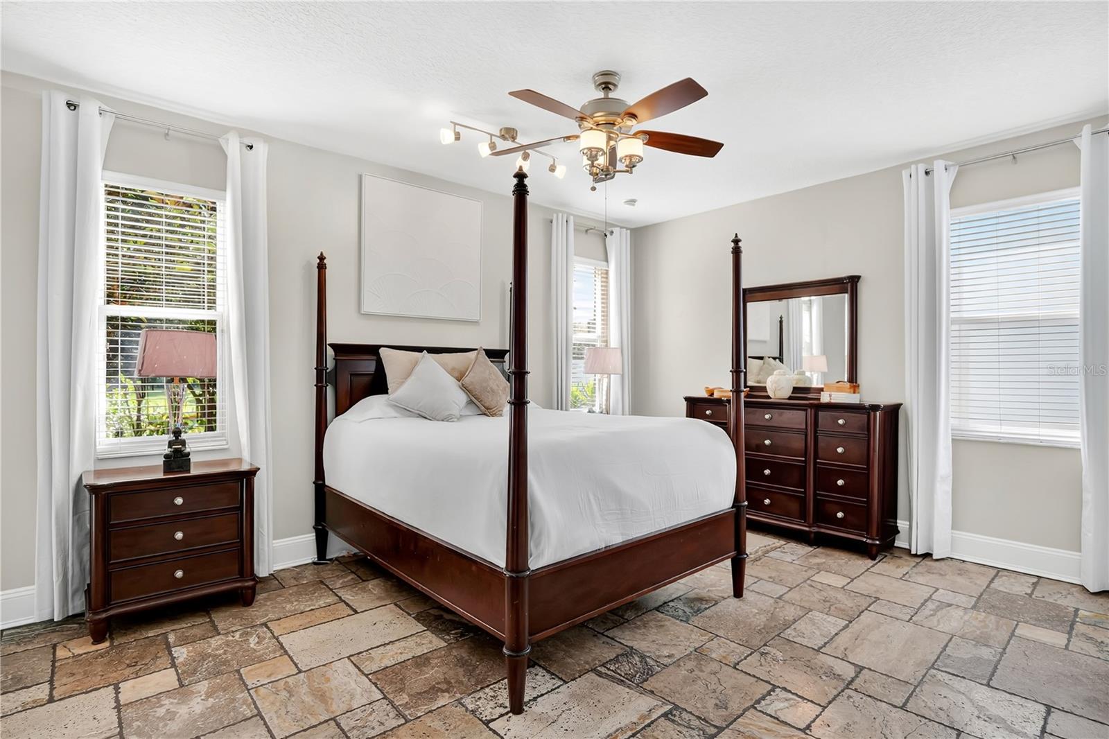 HAMILTON PLACE - Residential