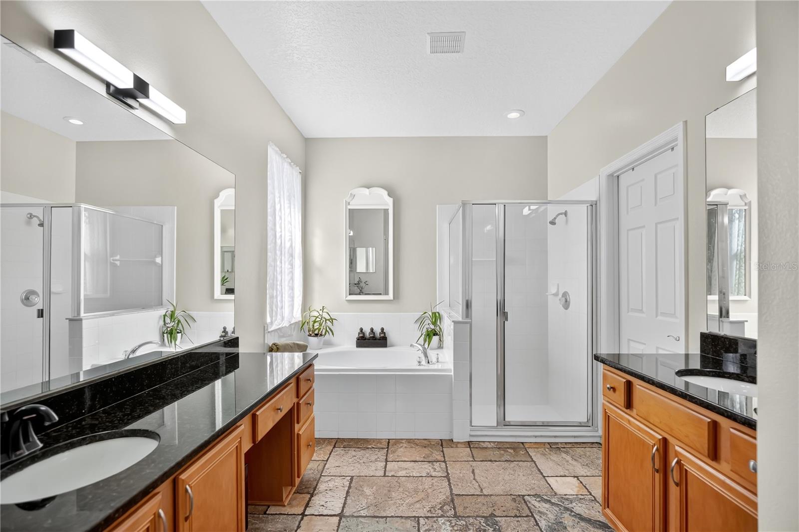 HAMILTON PLACE - Residential