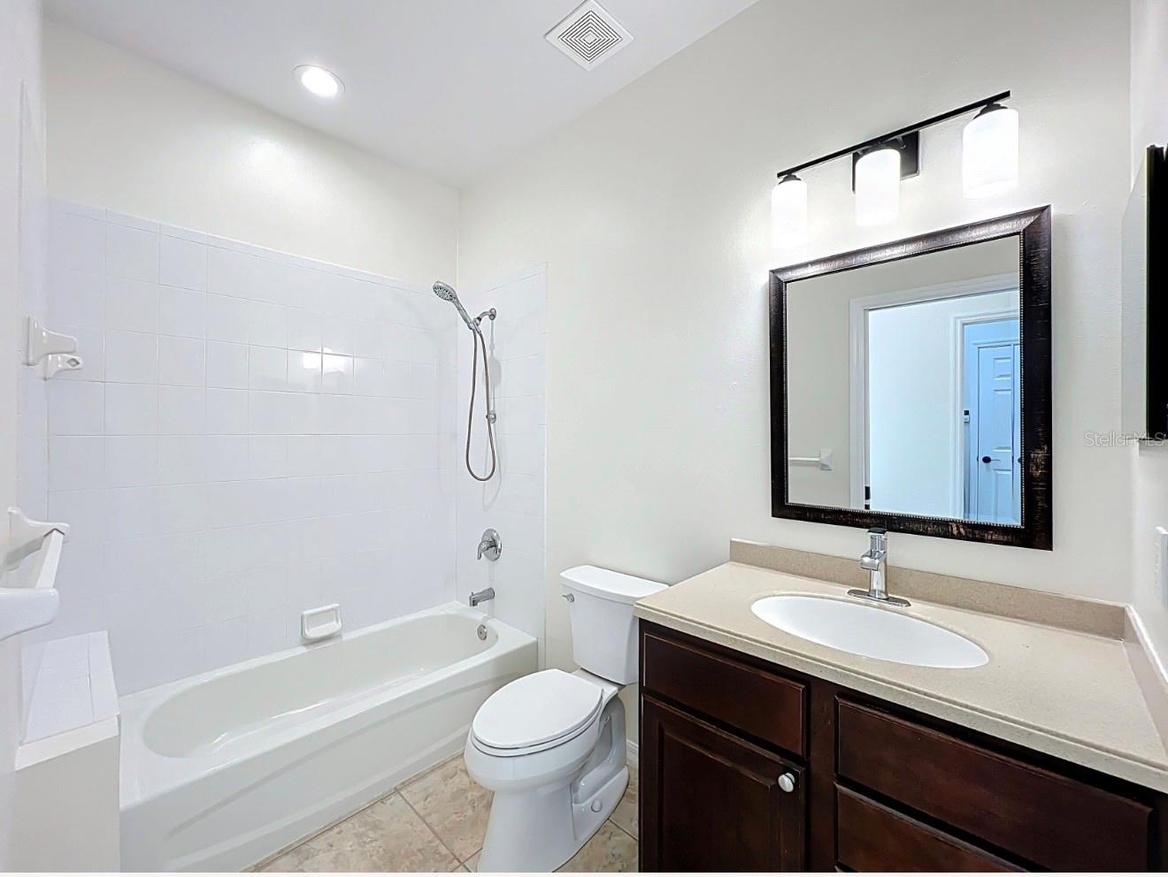 PALISADES PH 02E LT 208 - Residential Lease