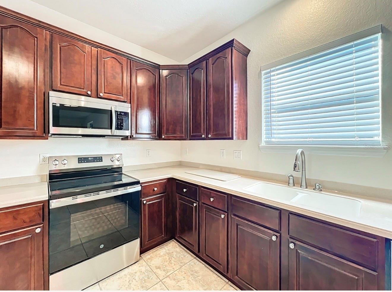 PALISADES PH 02E LT 208 - Residential Lease