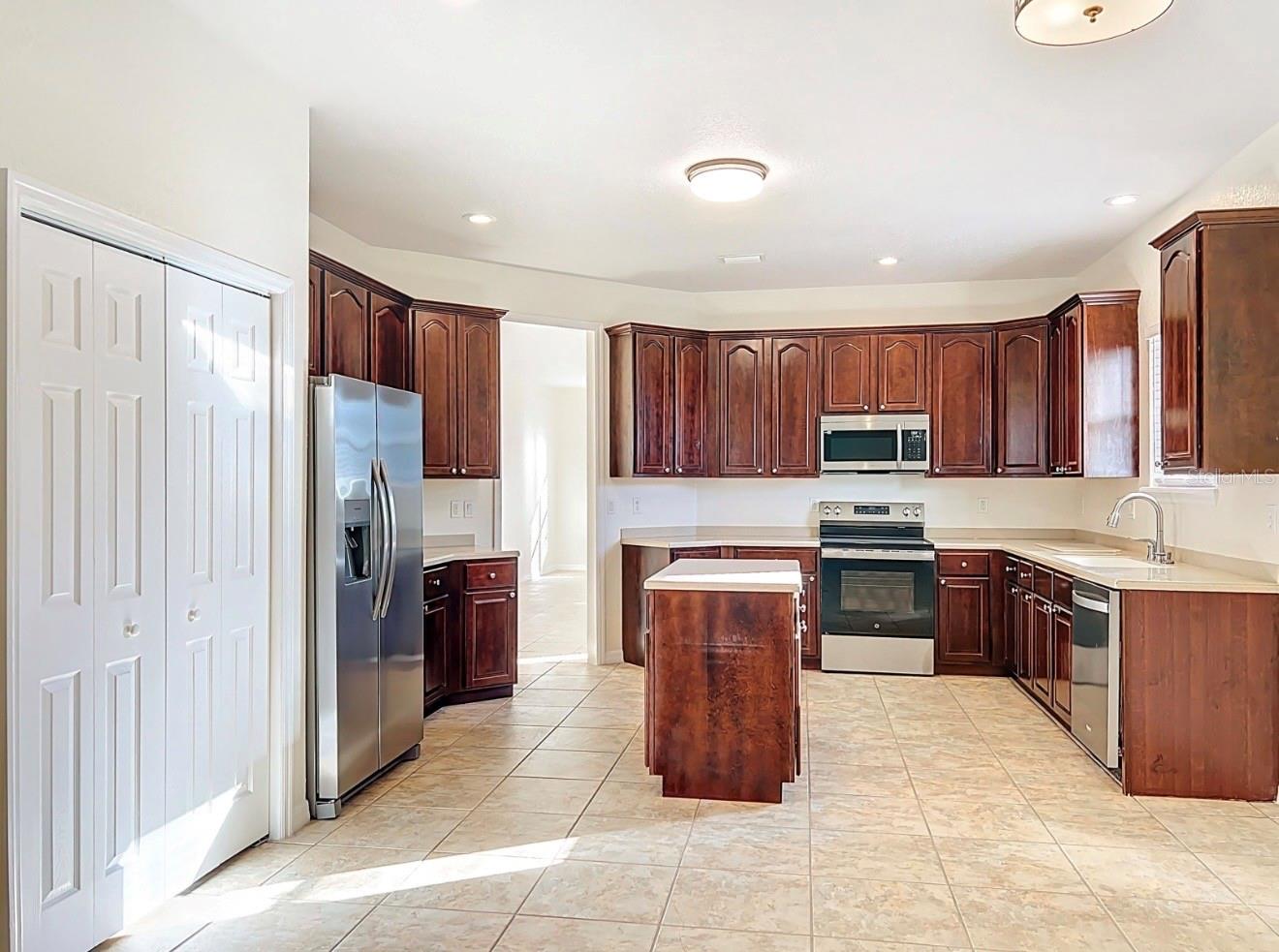 PALISADES PH 02E LT 208 - Residential Lease