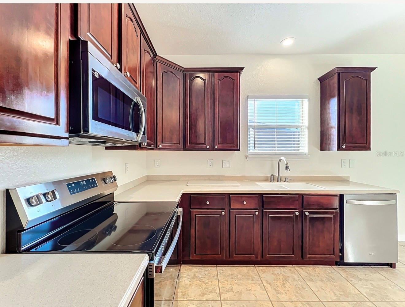 PALISADES PH 02E LT 208 - Residential Lease