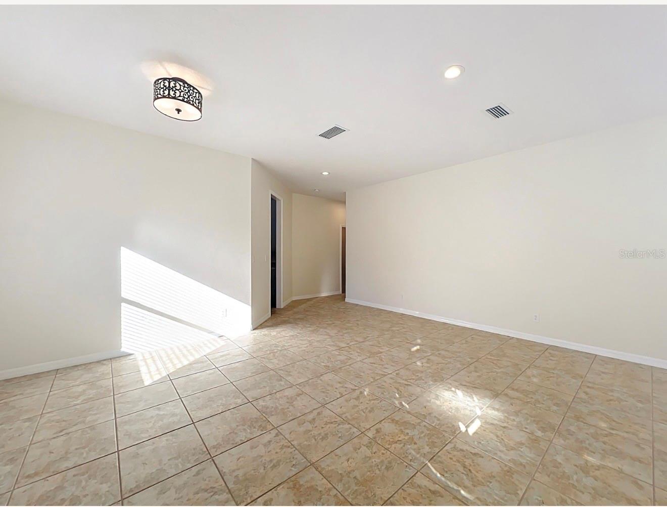 PALISADES PH 02E LT 208 - Residential Lease