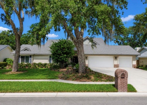 Photo of 2517 Mason Oaks Drive, Valrico, FL 33596 (MLS # TB8527869)