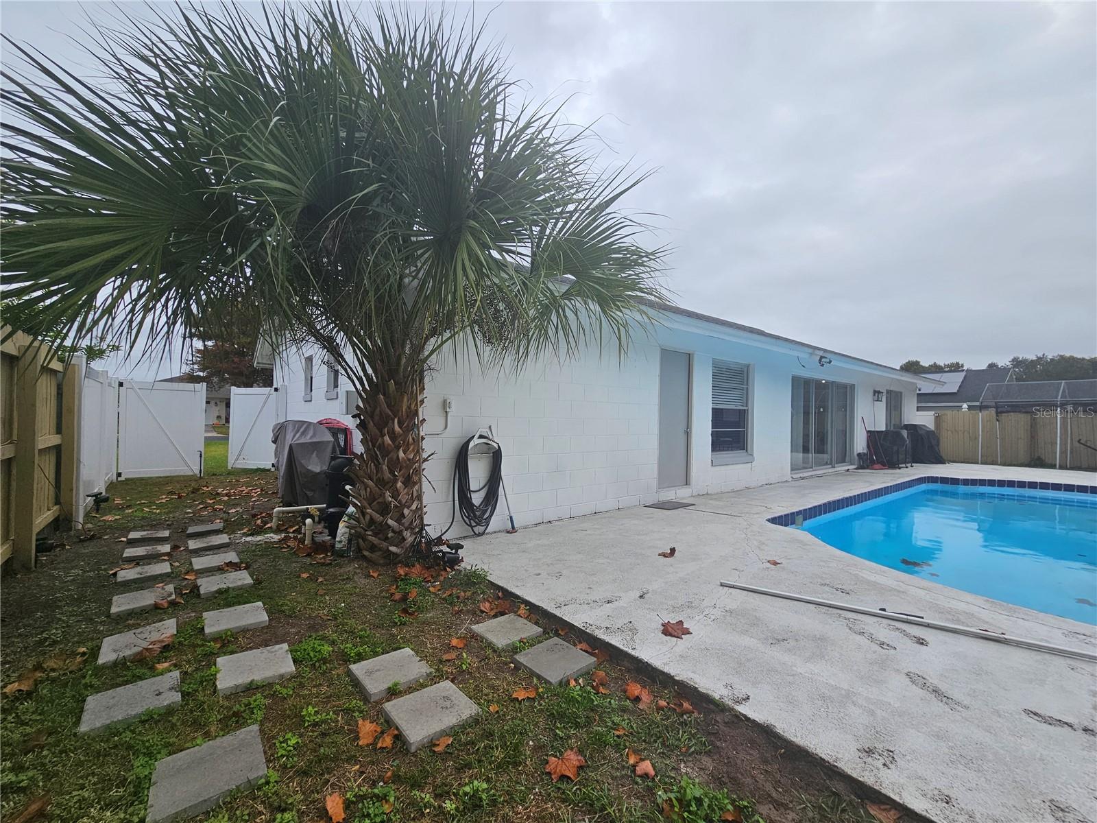 PEPPER MILL SEC 01 - Residential Lease