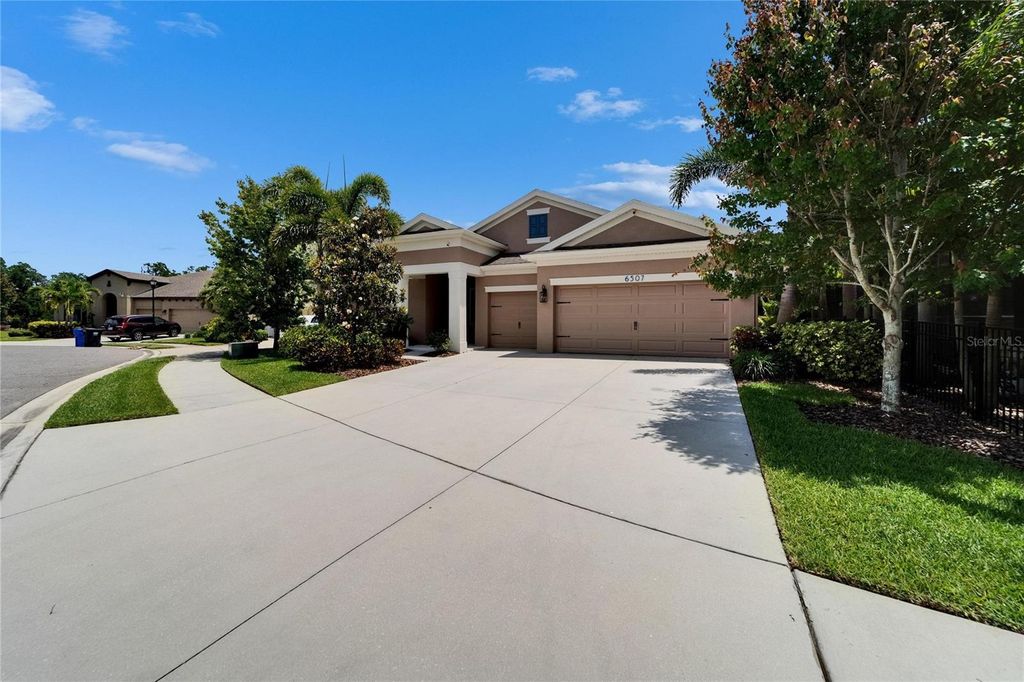 Photo of 6507 Maiden Sea Drive, Apollo Beach, FL 33572 (MLS # TB8419792)