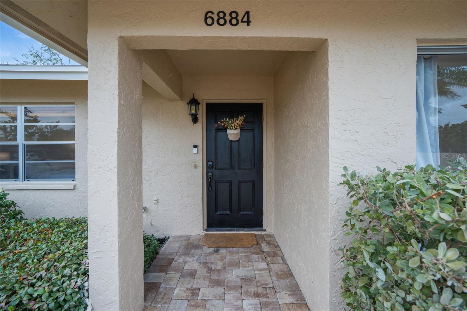 6884 W COUNTRY CLUB LANE