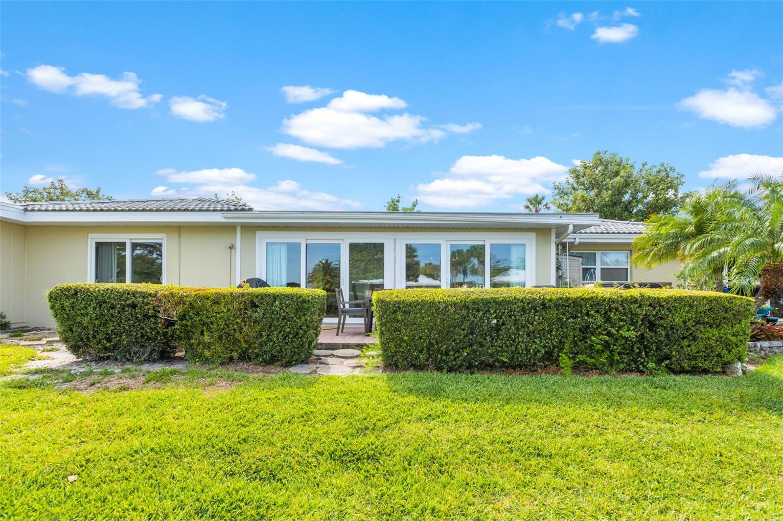 THE BAY VILLAS - Residential