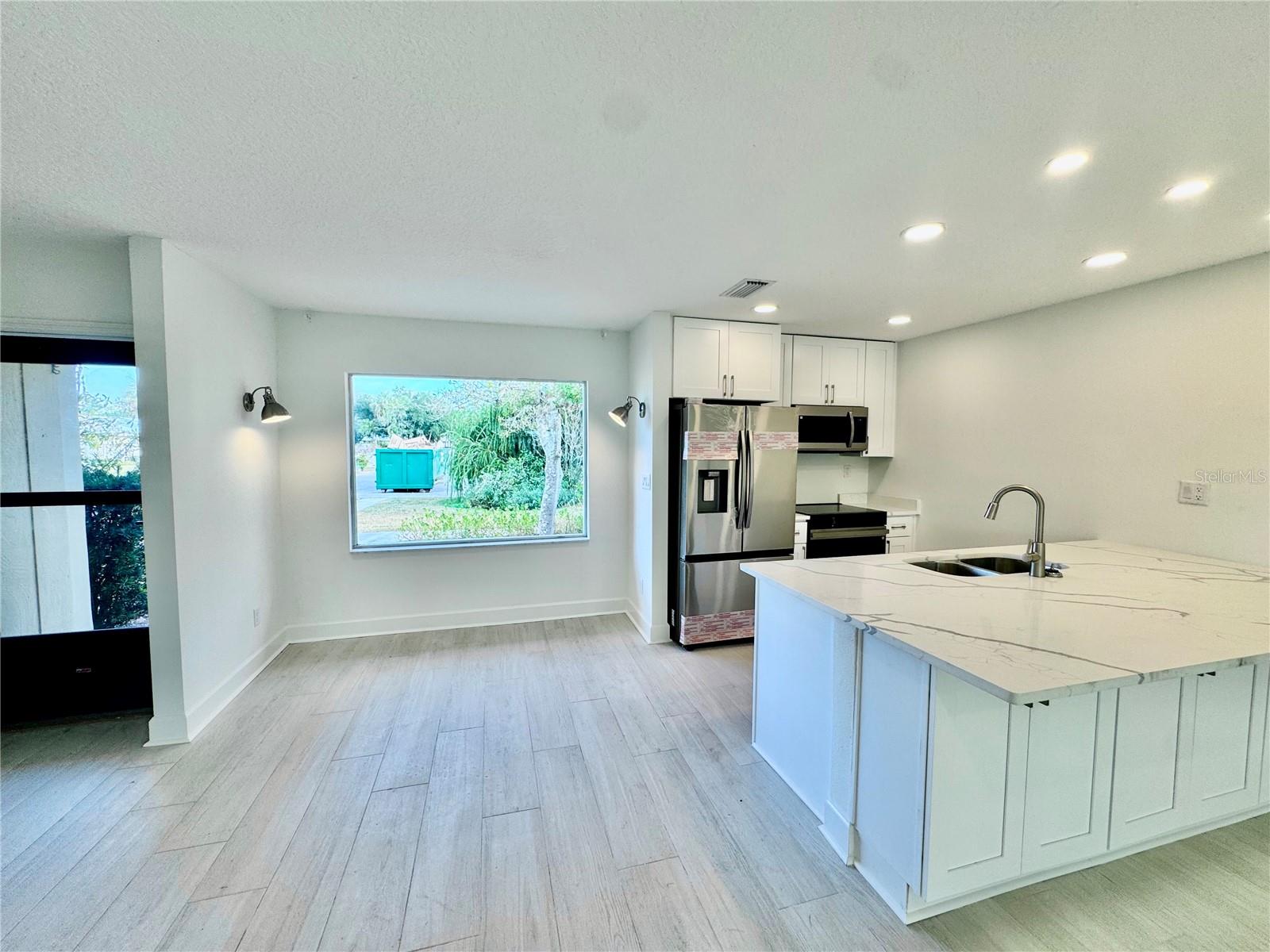 THE BAY VILLAS - Residential