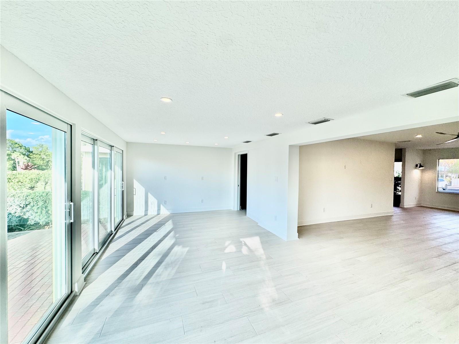 THE BAY VILLAS - Residential