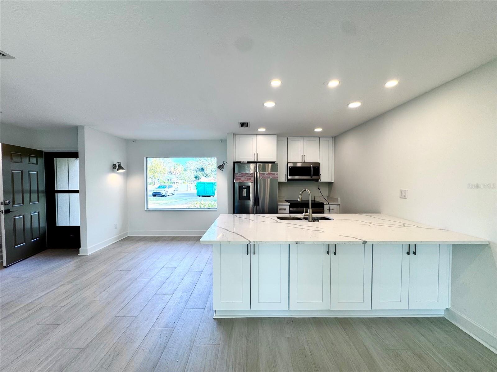 THE BAY VILLAS - Residential