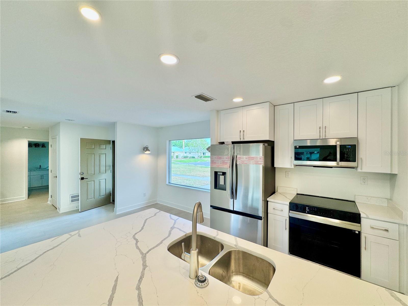 THE BAY VILLAS - Residential