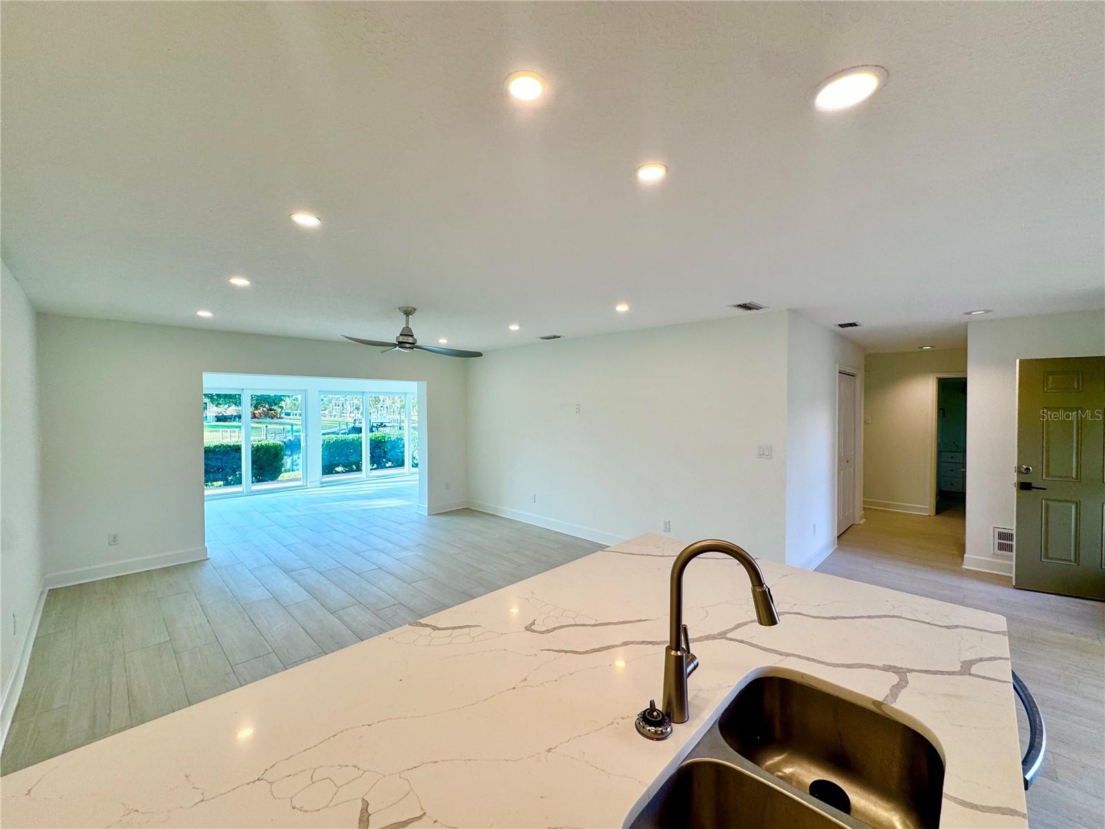 THE BAY VILLAS - Residential