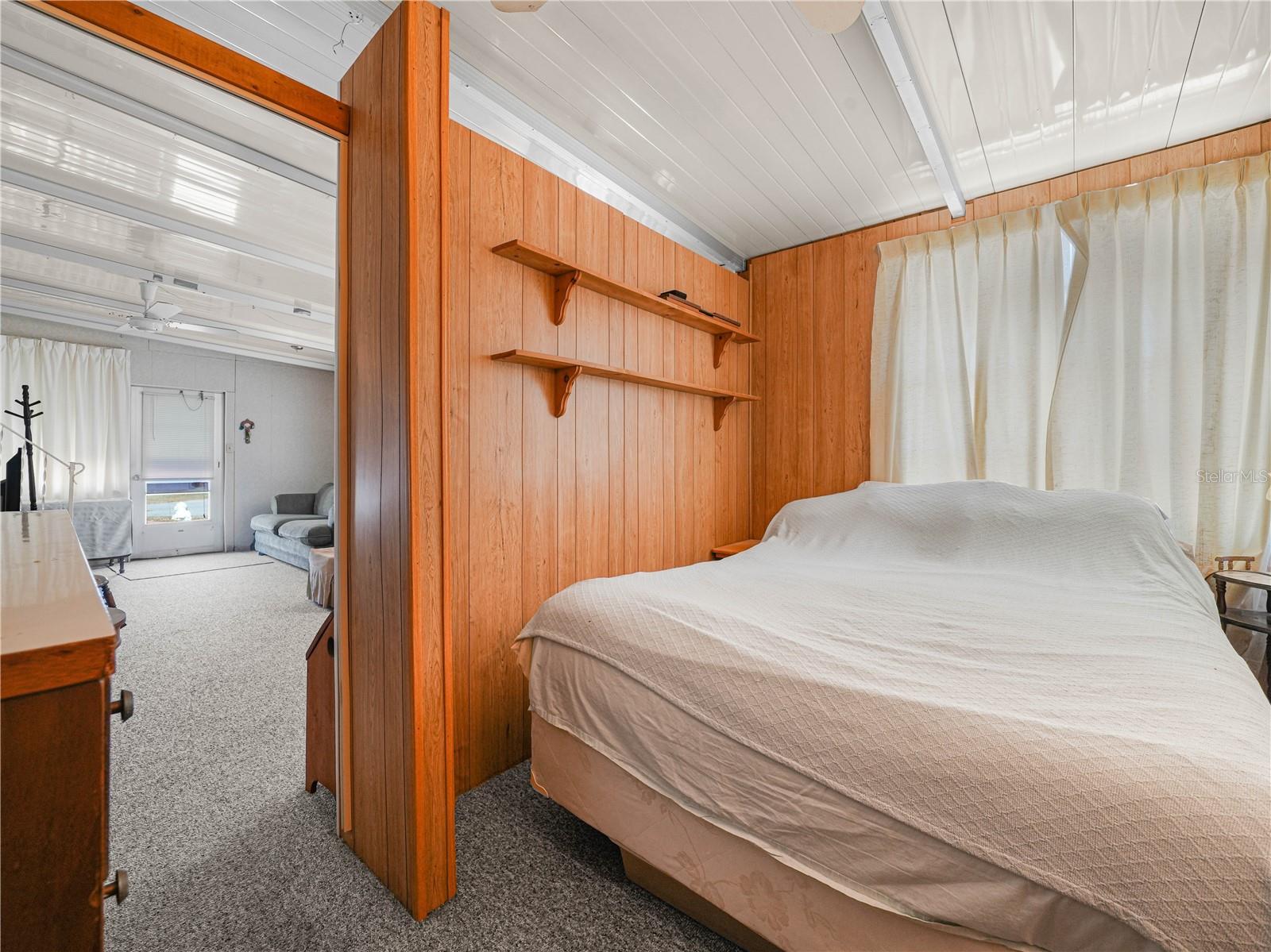 SADDLEBAG LAKE - Residential