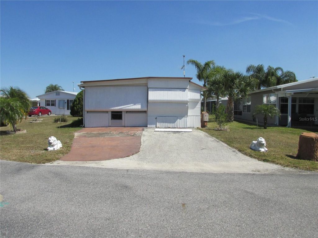 Photo of 10 Red Quill Circle, Lake Wales, FL 33898 (MLS # K4902870)
