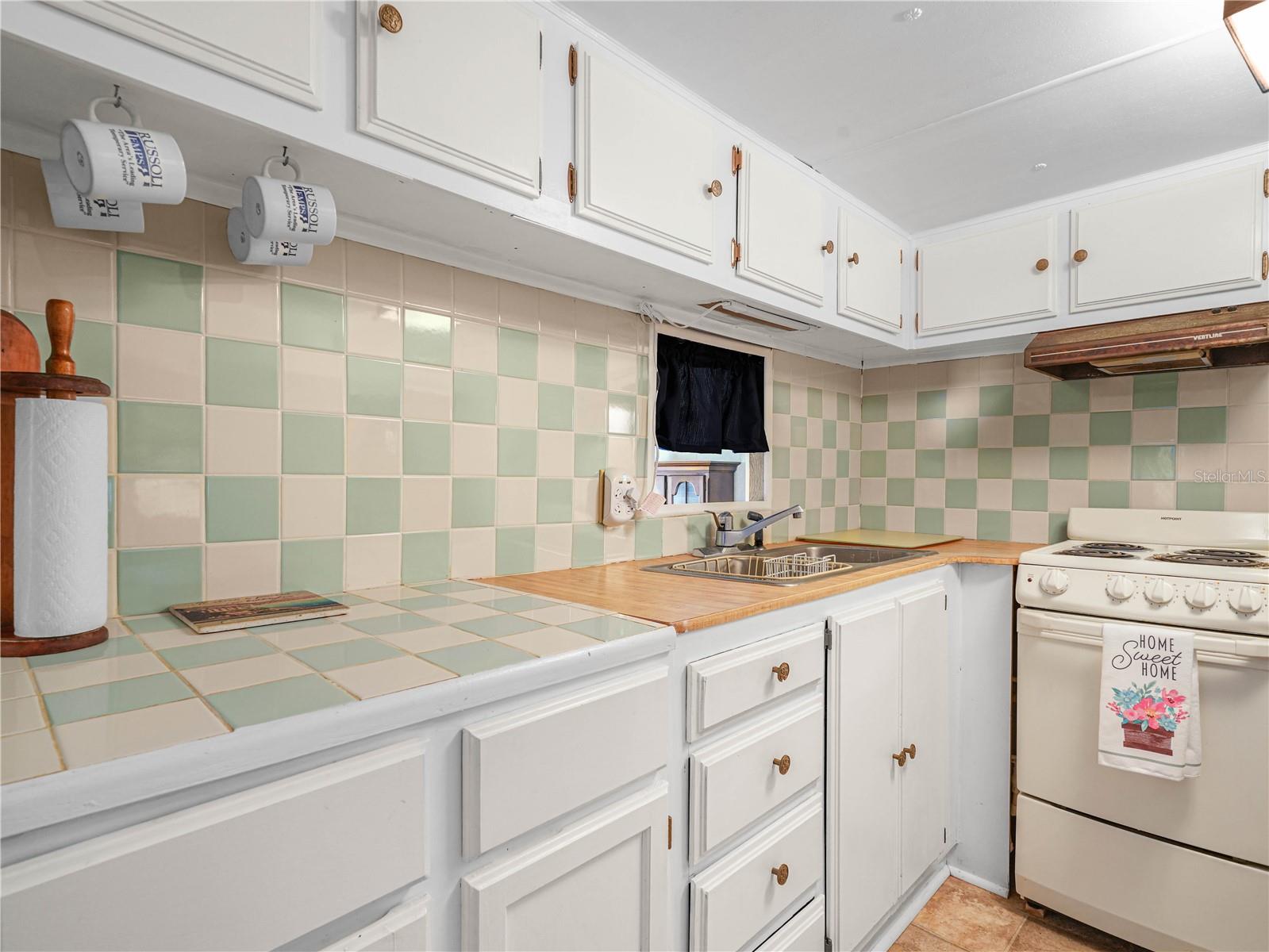 SADDLEBAG LAKE - Residential