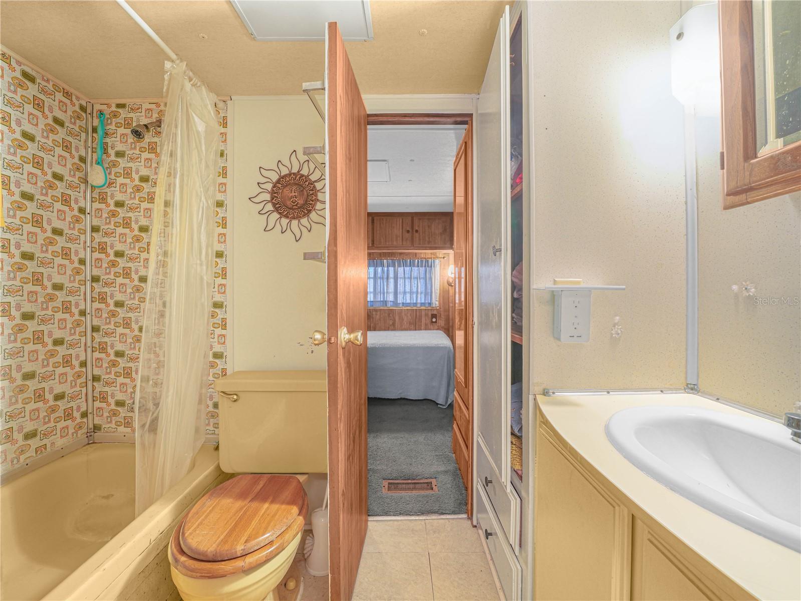 SADDLEBAG LAKE - Residential
