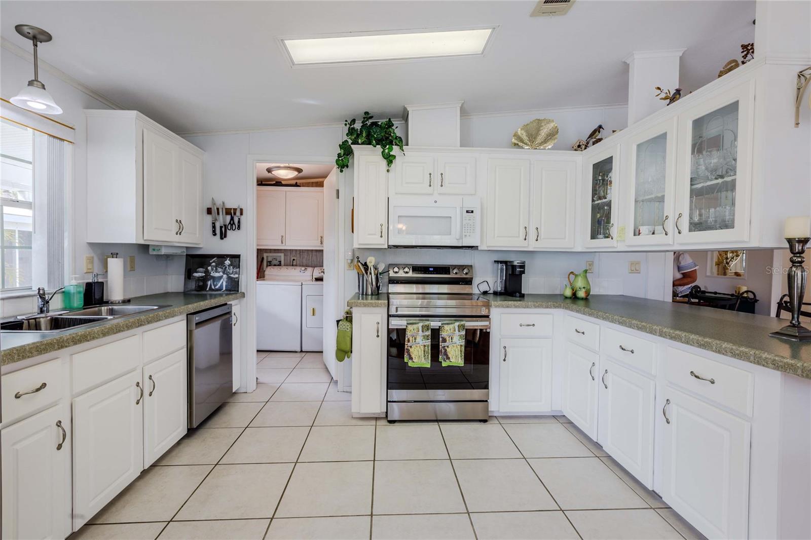 MAPLE LEAF ESTATES - Residential