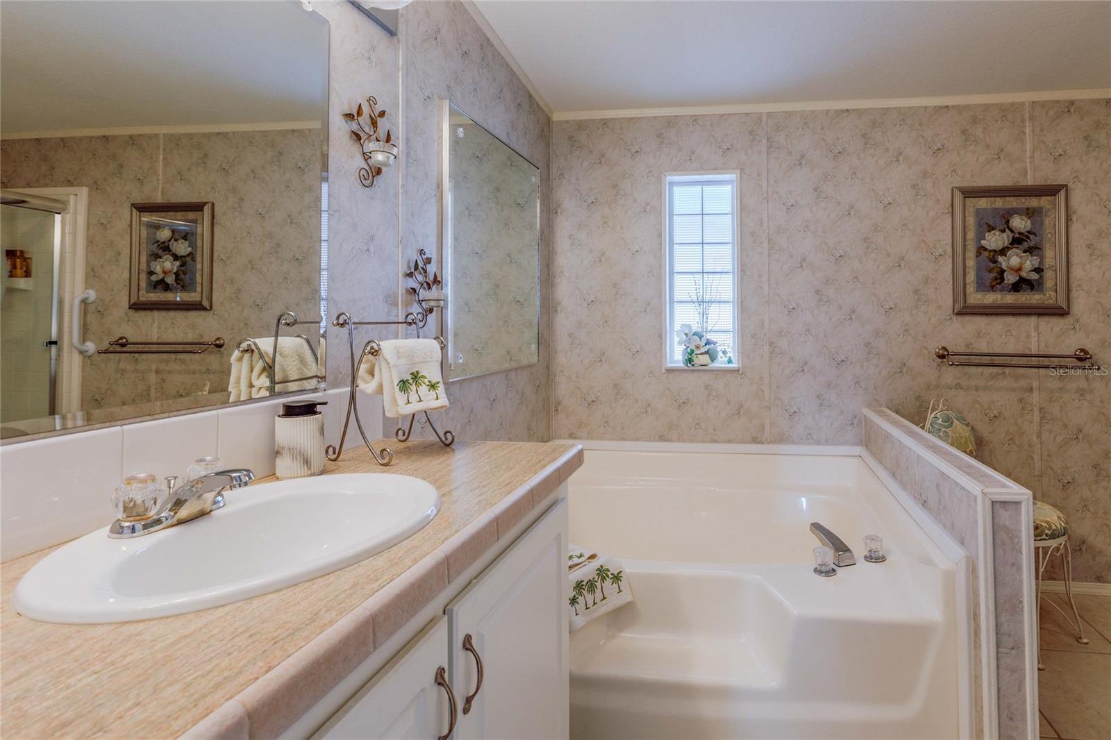 MAPLE LEAF ESTATES - Residential