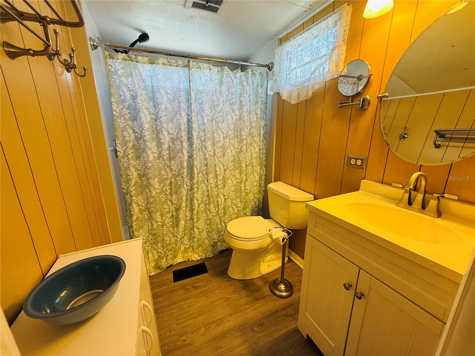REGENCY COVE A COOPERATIVE - Residential Lease