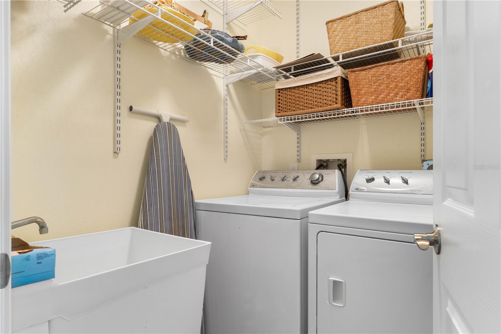 POINTS WEST PH 02 BLDG 02 - Residential