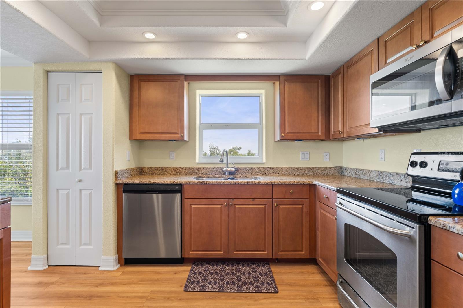 POINTS WEST PH 02 BLDG 02 - Residential