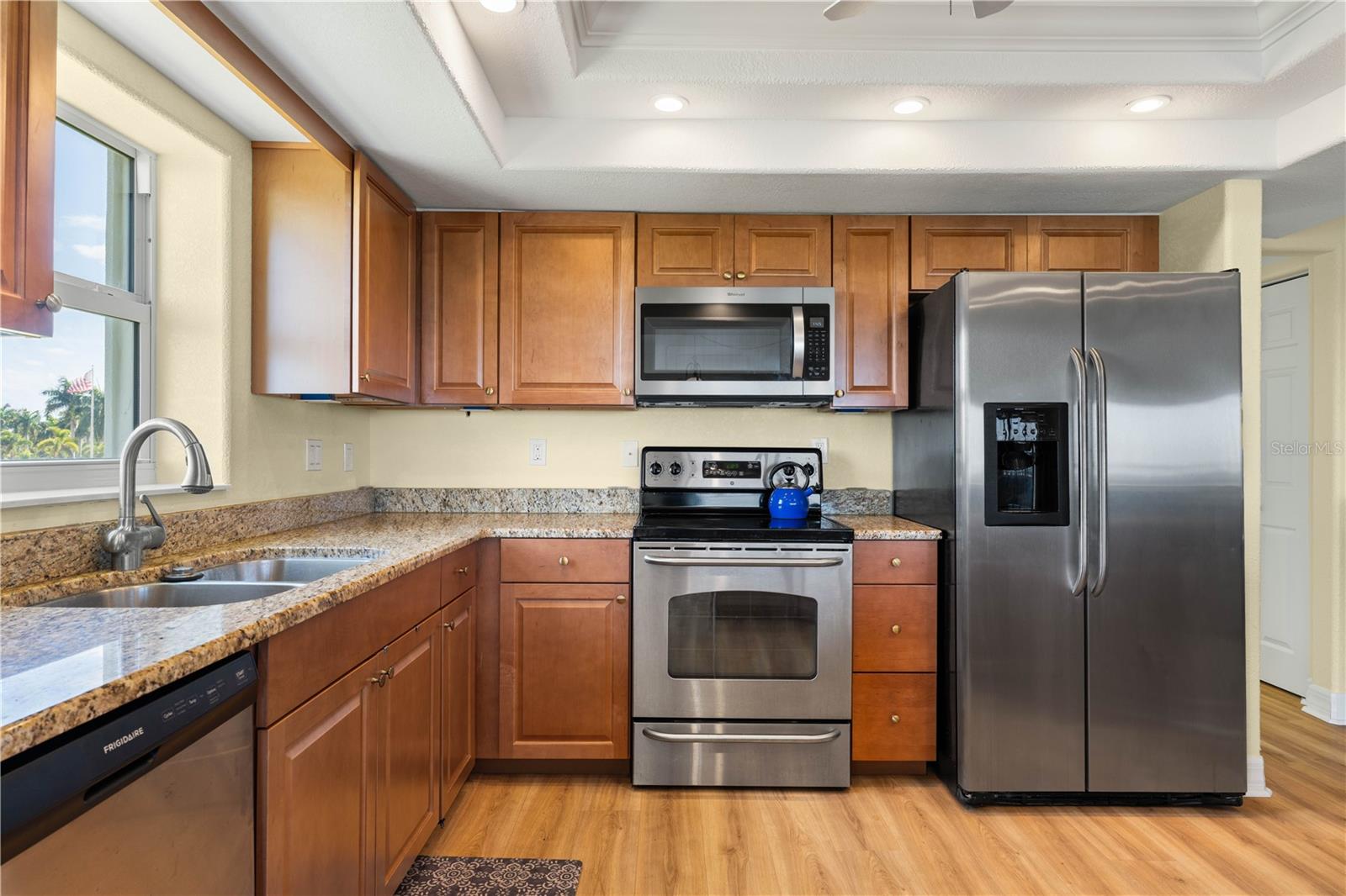 POINTS WEST PH 02 BLDG 02 - Residential