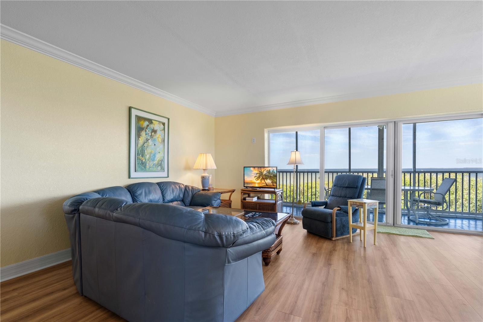 POINTS WEST PH 02 BLDG 02 - Residential