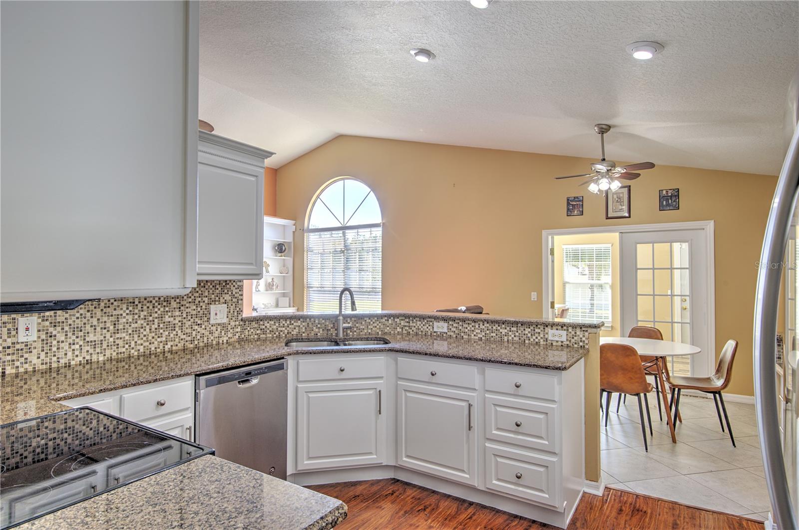 BENTLEY WOODS - Residential