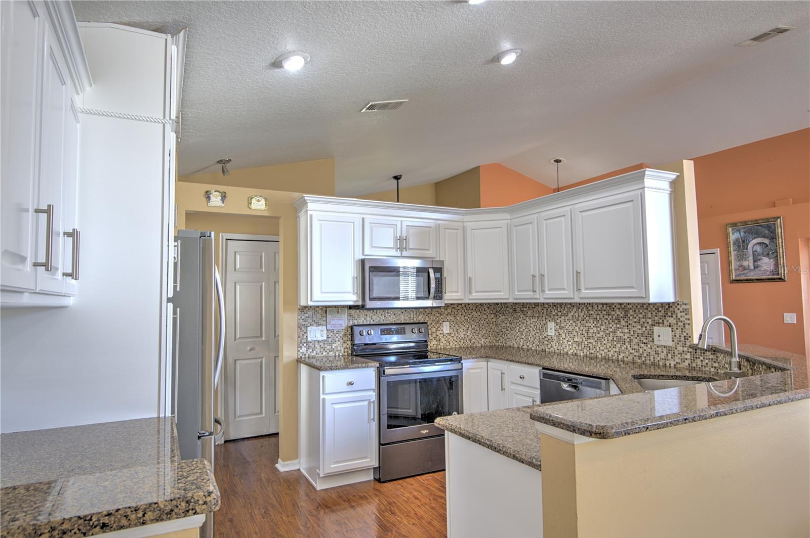 BENTLEY WOODS - Residential