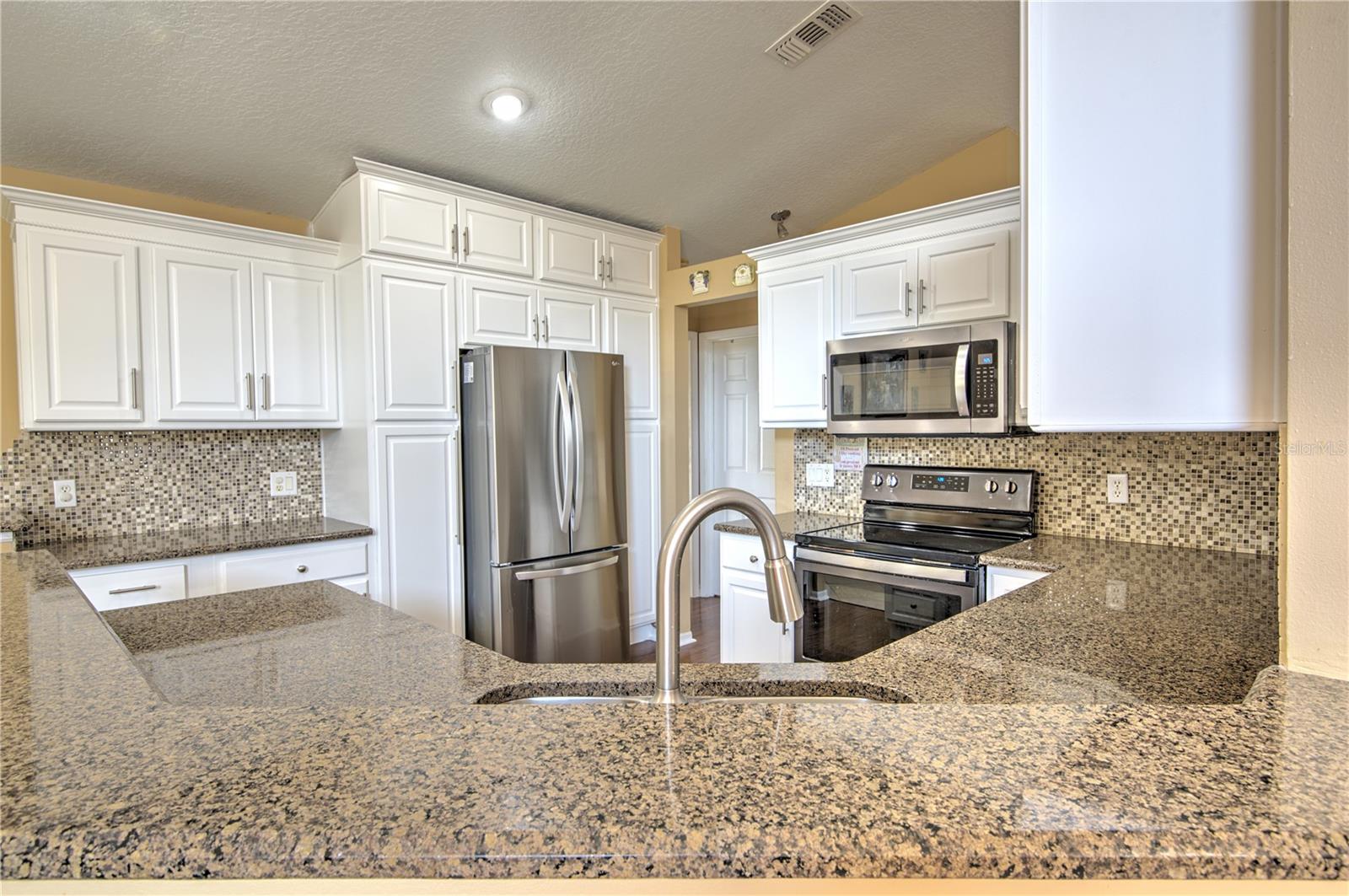 BENTLEY WOODS - Residential