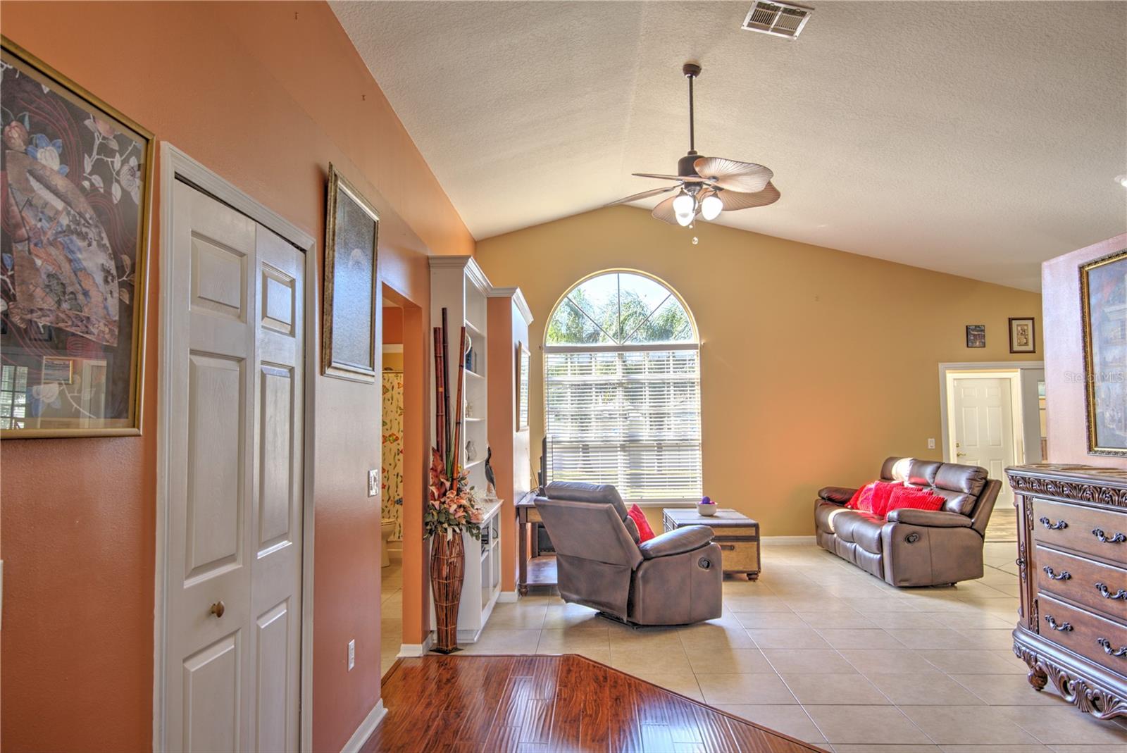 BENTLEY WOODS - Residential