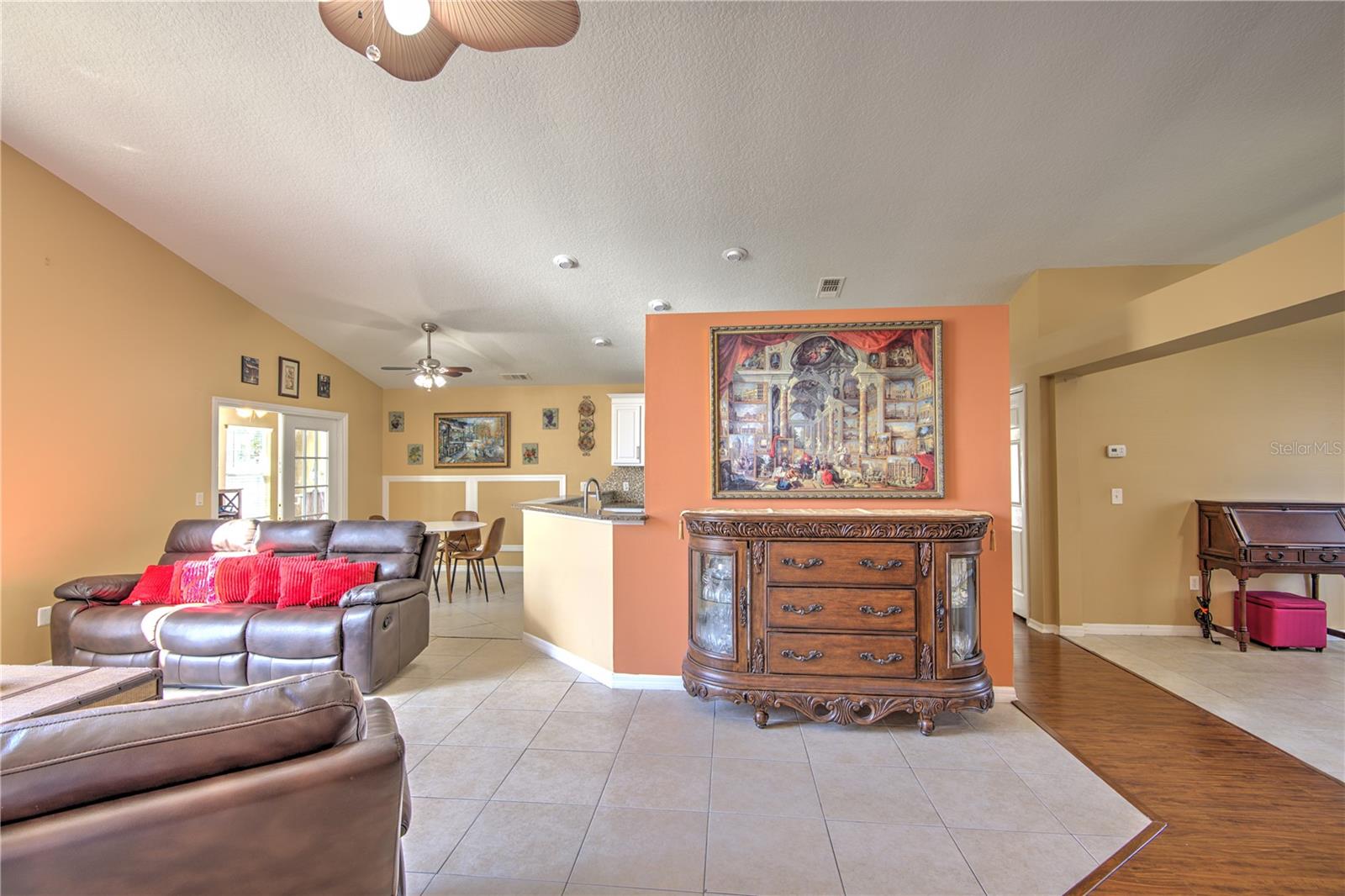 BENTLEY WOODS - Residential