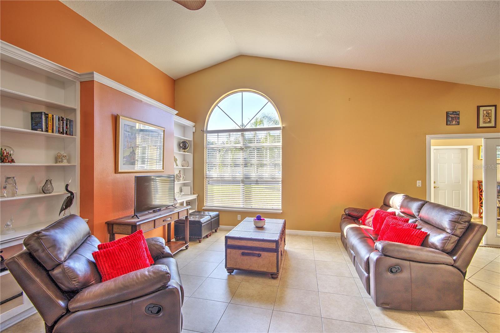 BENTLEY WOODS - Residential