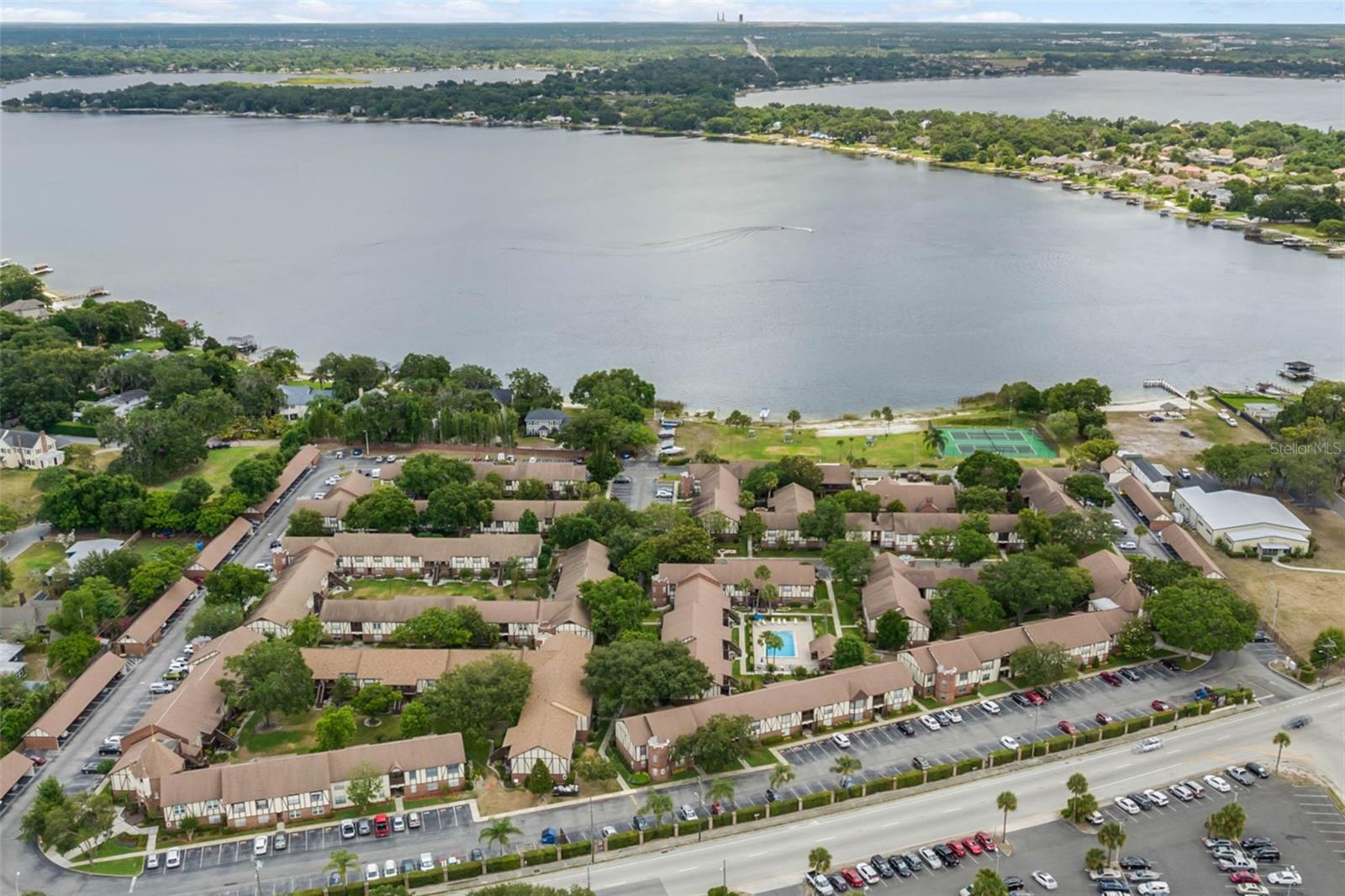 CAMELOT BY LAKE CONDO - Residential