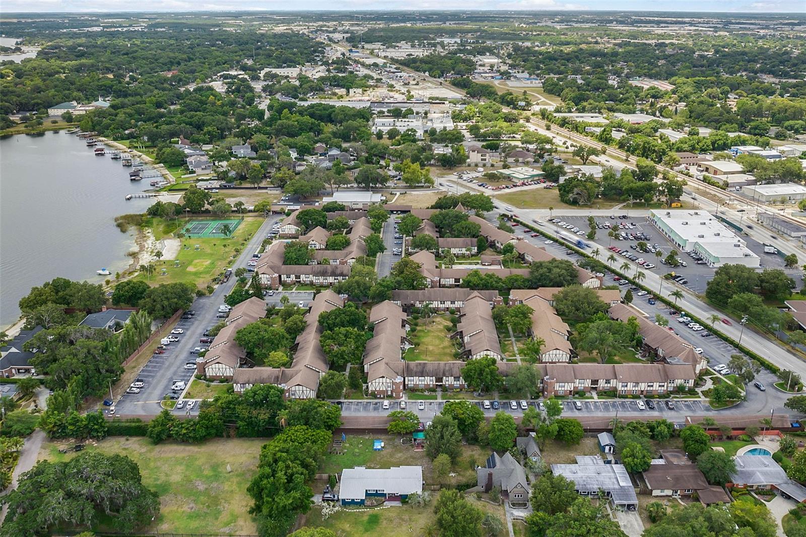 CAMELOT BY LAKE CONDO - Residential