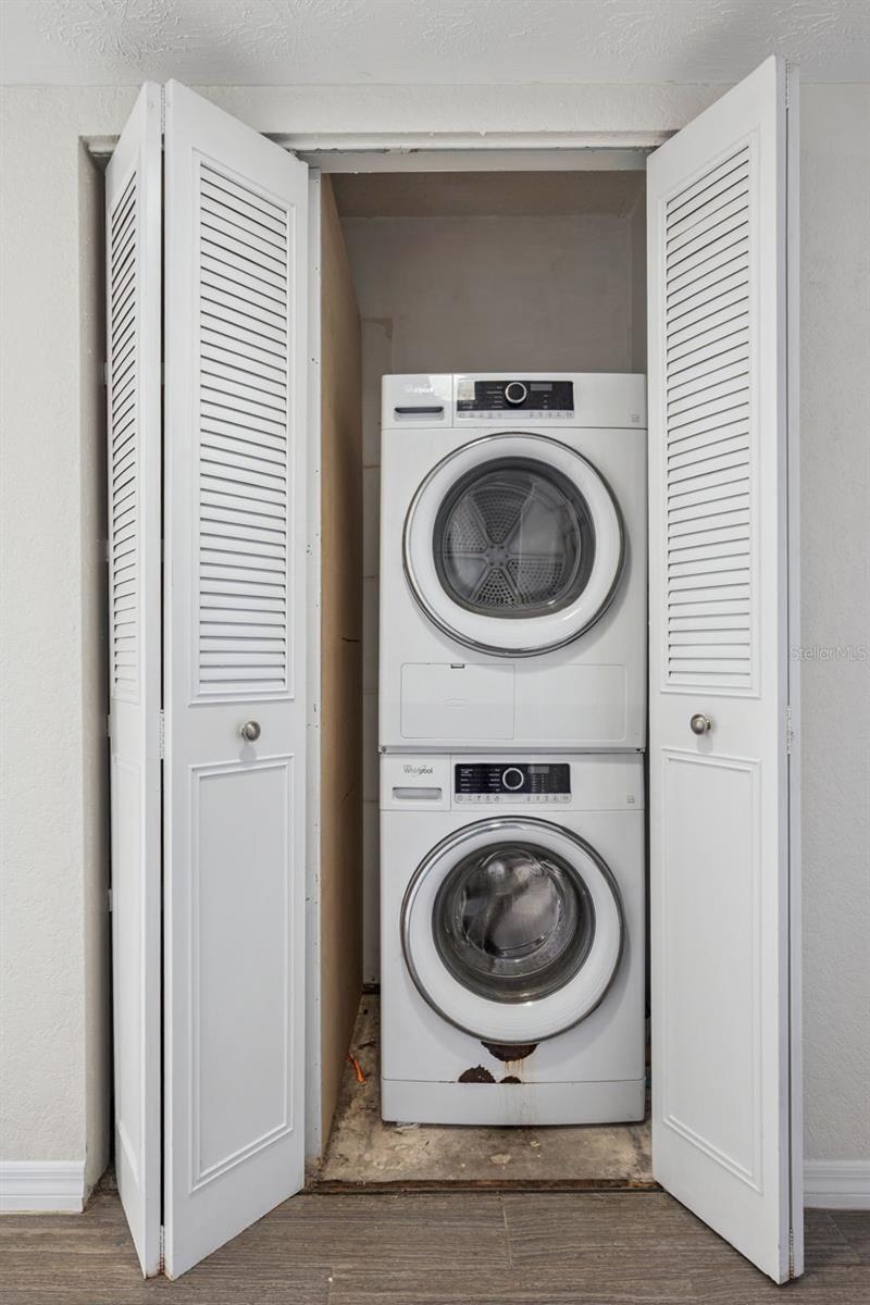 CAMELOT BY LAKE CONDO - Residential