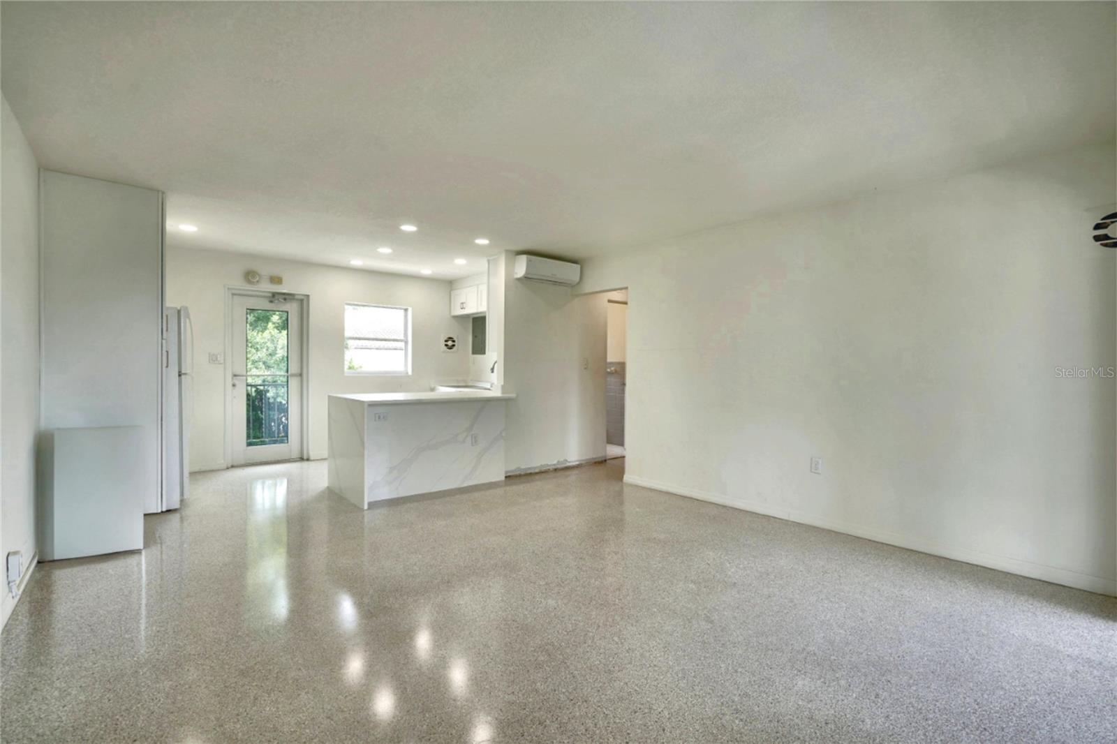 LAKE KILLARNEY CONDO - Residential