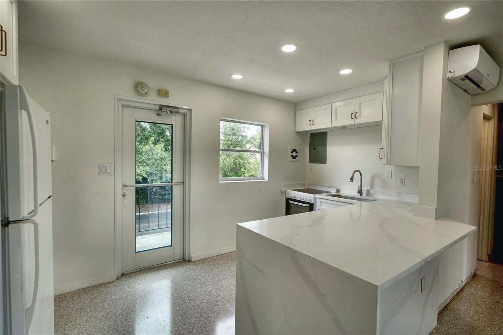 LAKE KILLARNEY CONDO - Residential