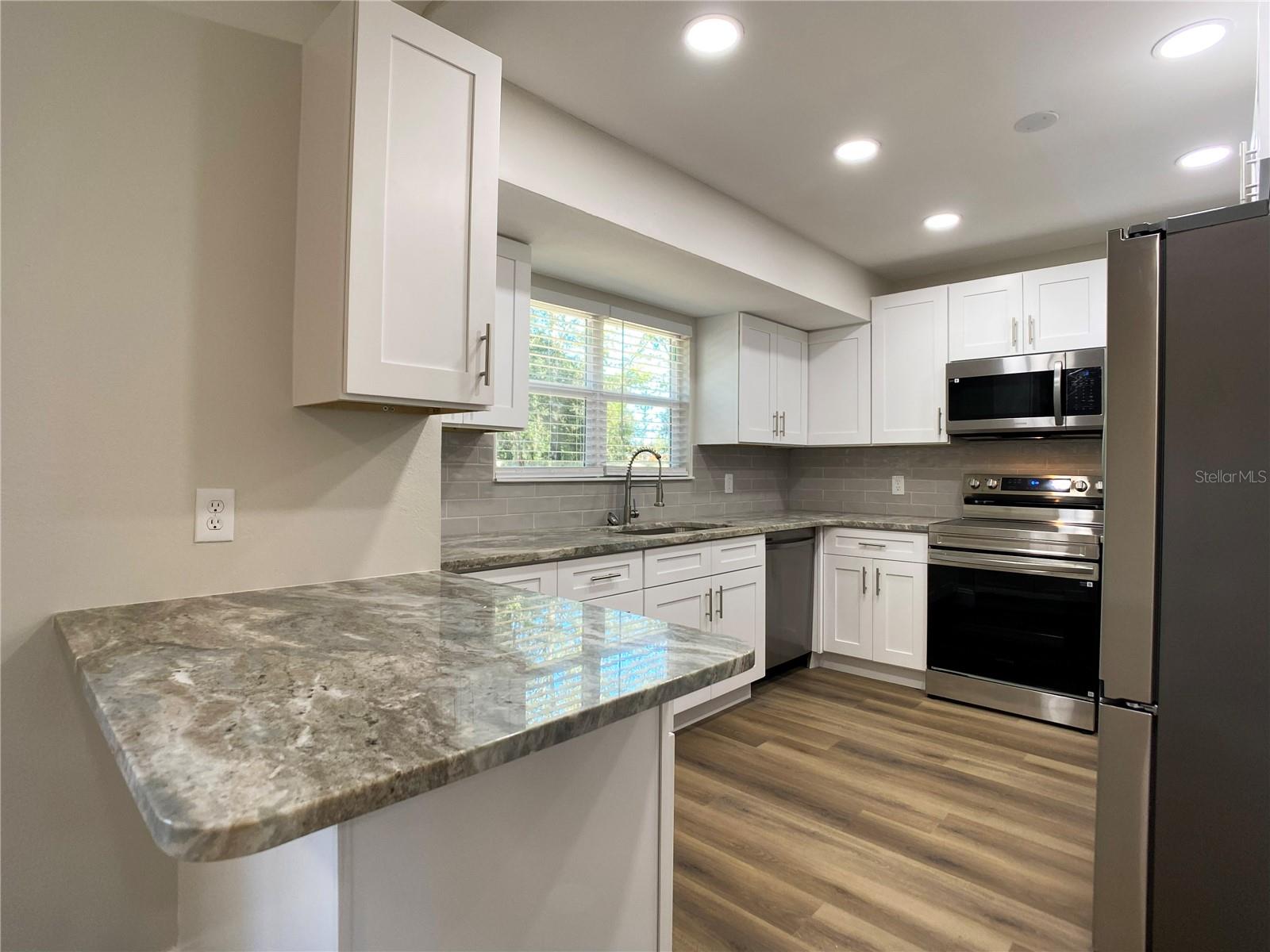 SILVER SPGS SHORES UN 09 - Residential