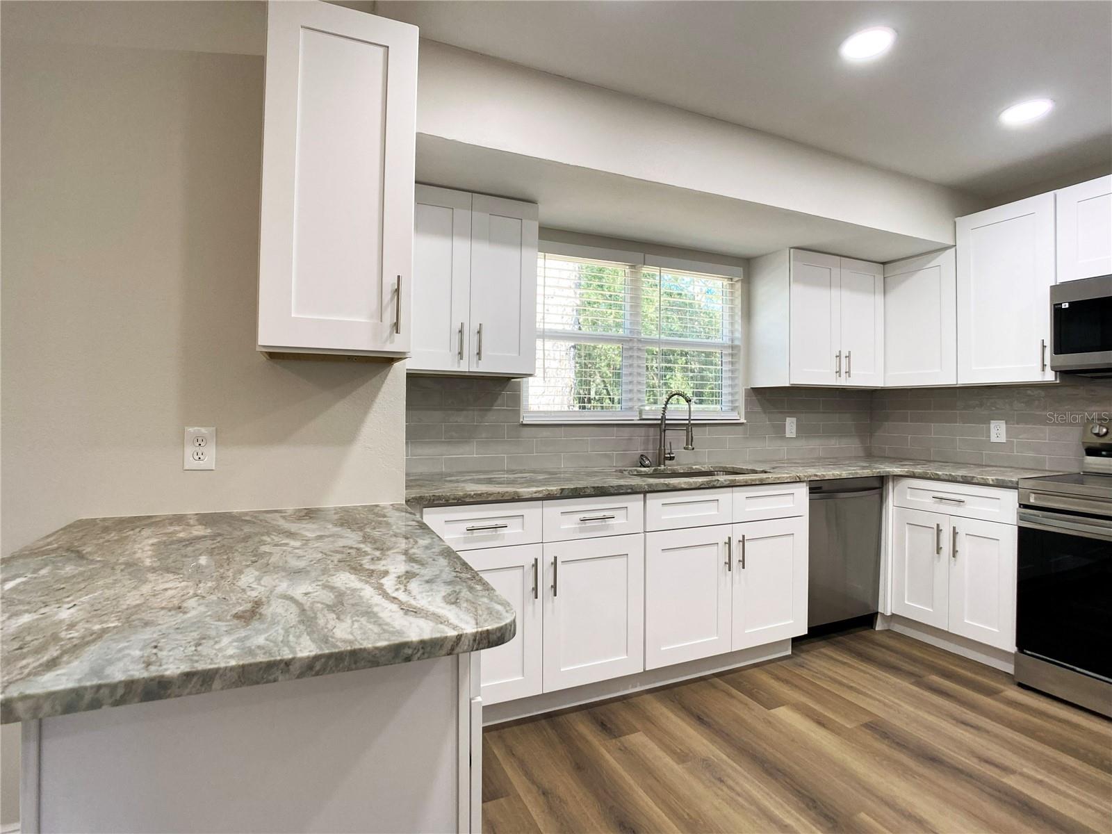 SILVER SPGS SHORES UN 09 - Residential