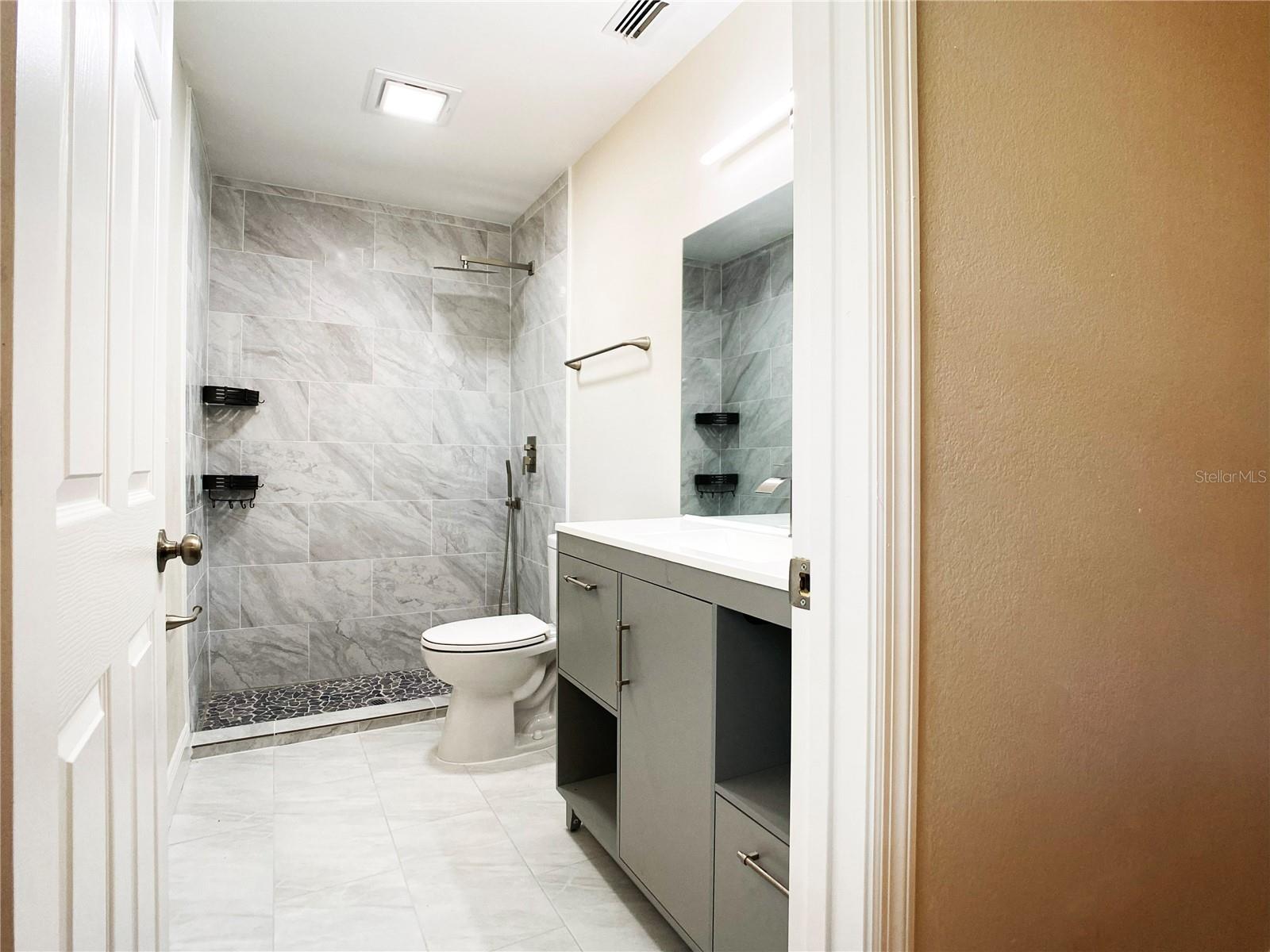 SILVER SPGS SHORES UN 09 - Residential