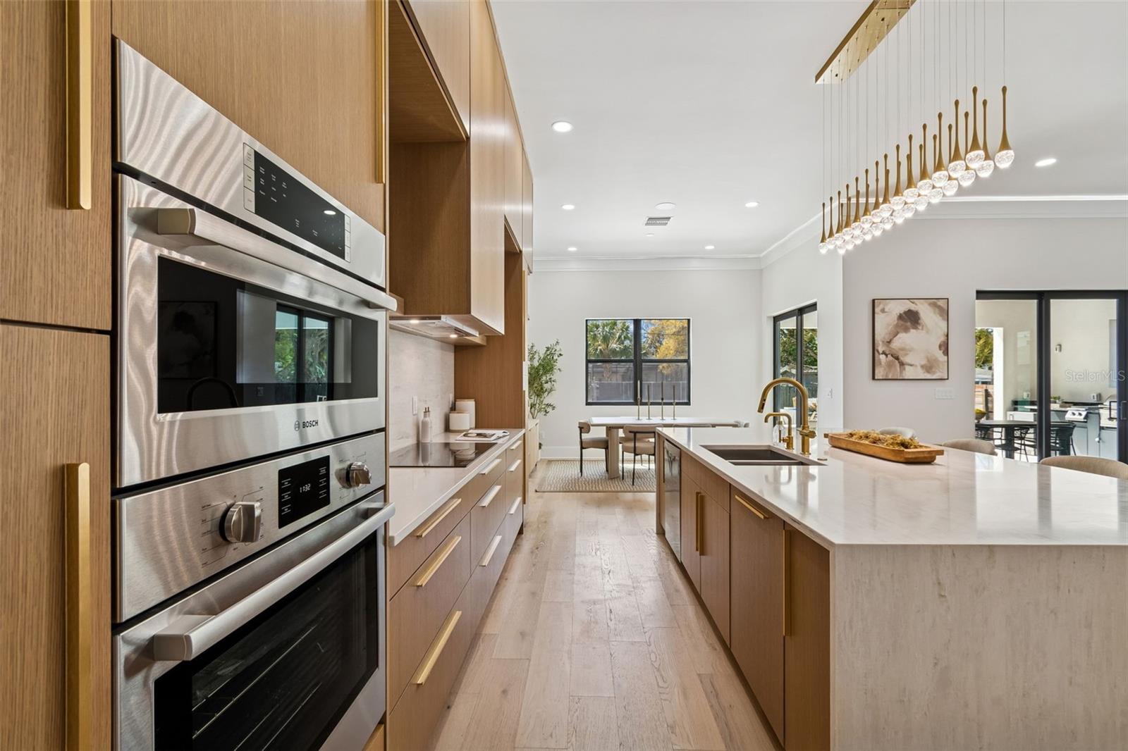 SUBURB ROYAL - Residential