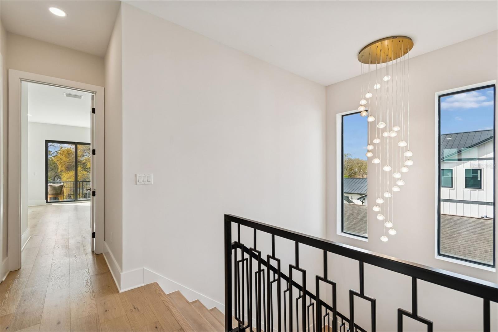 SUBURB ROYAL - Residential