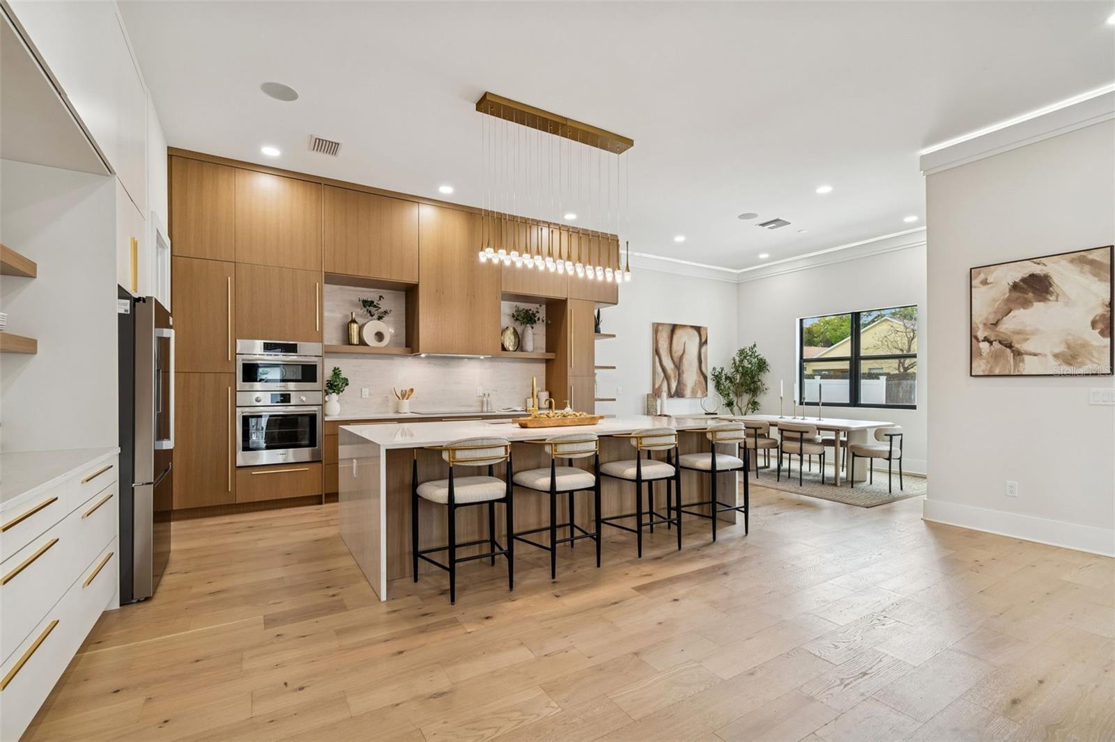 SUBURB ROYAL - Residential